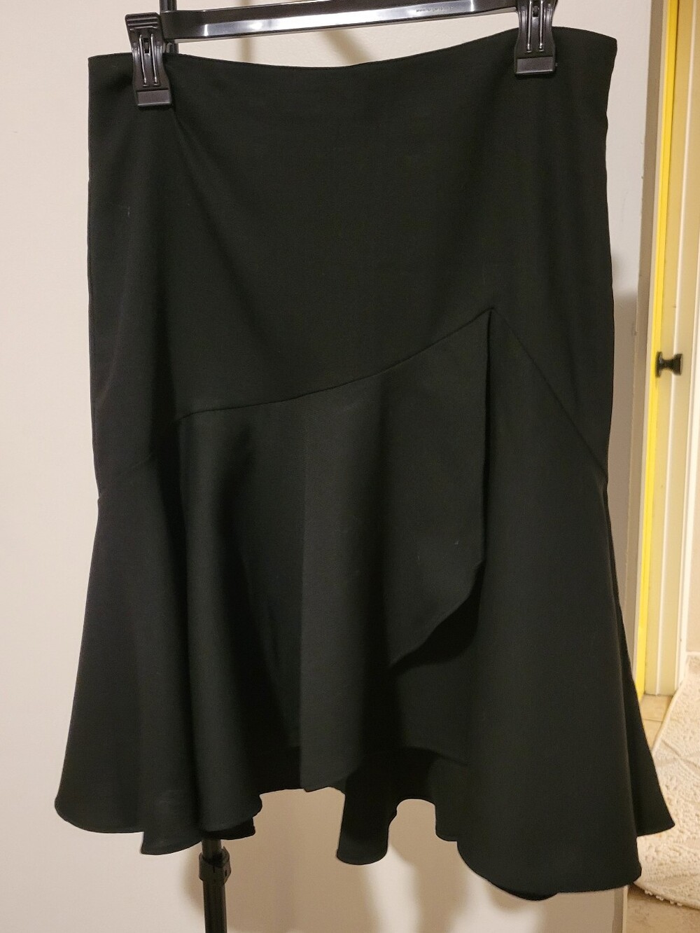 100% Wool Vintage LOFT Black Asymmetrical Ruffle Hem Skirt